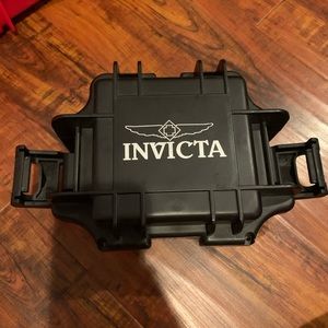 Invicta single slot watch case
